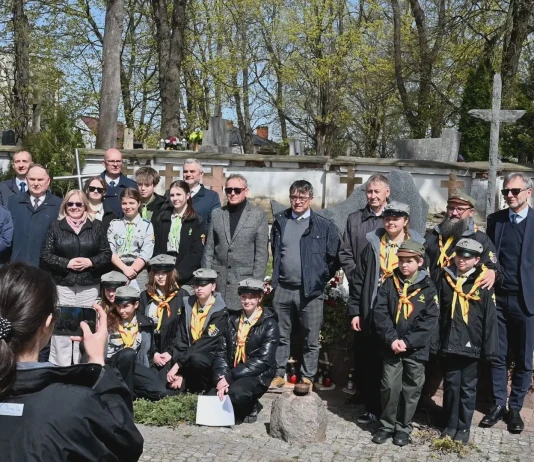 DZIEŃ PAMIĘCI OFIAR ZBRODNI KATYŃSKIEJ 1940 DZIEŃ PAMIĘCI OFIAR ZBRODNI KATYŃSKIEJ