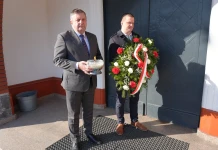 10 KWIETNIA – HOŁD DLA OFIAR KATASTROFY SMOLEŃSKIEJ I ZBRODNI KATYŃSKIEJ HOŁD DLA OFIAR KATASTROFY SMOLEŃSKIEJ - 3