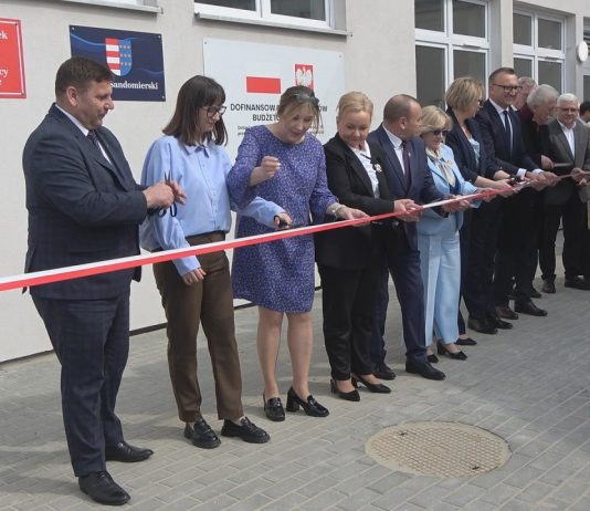 POWIAT SANDOMIERSKI INWESTUJE W KLIMONTOWIE – UROCZYSTE OTWARCIE ŚRODOWISKOWEGO DOMU SAMOPOMOCY