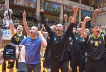 KOMPLET WYGRANYCH SIARKI TARNOBRZEG – KOSZYKARZE ZAGRAJĄ O AWANS DO II LIGI