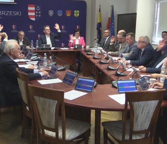RADA POWIATU TARNOBRZESKIEGO ZDECYDOWAŁA – PORODÓWKA W NOWEJ DĘBIE ZOSTANIE ZLIKWIDOWANA
