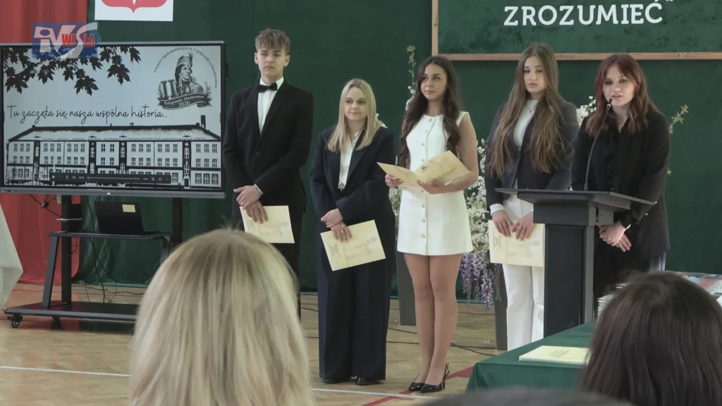 POŻEGNANIE MATURZYSTÓW W II LO W SANDOMIERZU (6)