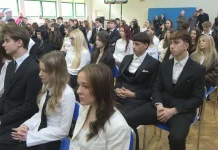 W SANDOMIERZU POŻEGNANO MATURZYSTÓW – UROCZYSTOŚĆ W II LO IM. TADEUSZA KOŚCIUSZKI W SANDOMIERZU POŻEGNANO MATURZYSTÓW