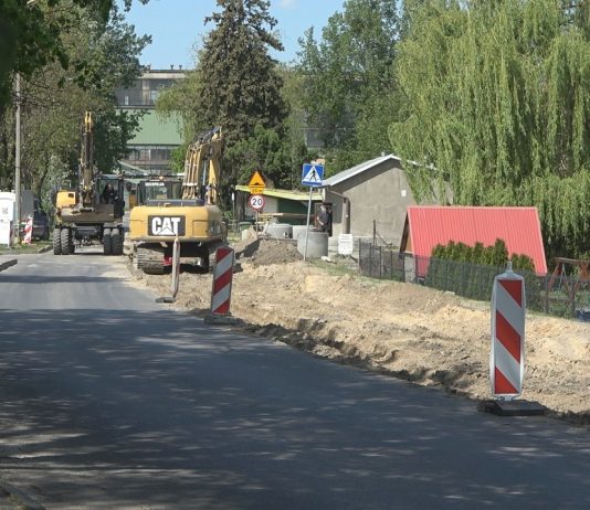 WAŻNA INWESTYCJA W PRAWOBRZEŻNYM SANDOMIERZU – TRWA MODERNIZACJA ULICY PORTOWEJ