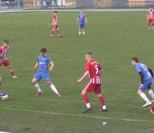 ZACIĘTY MECZ W NOWEJ DĘBIE – PIŁKARZE STALI POKONALI SPARTĘ JEŻOWE