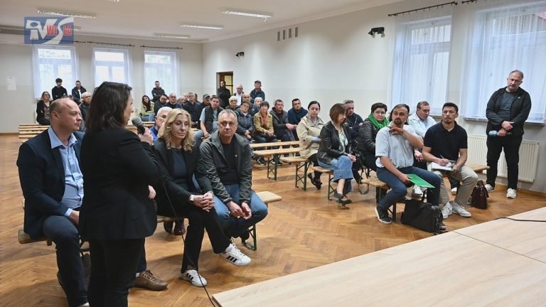 EMOCJE NA SPOTKANIU W STALACH – CZY W SĄSIEDZTWIE STACJI UZDATNIANIA WODY POWSTANIE ASFALTOWNIA?
