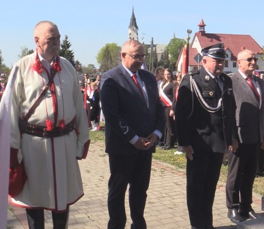 WSPOMNIENIE KONSTYTUCJI 3 MAJA – W MIEJSCOWOŚCI TRZEŚŃ UPAMIĘTNIONO BOHATERÓW
