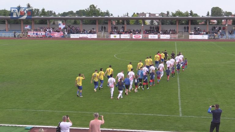 WISŁA SANDOMIERZ PRZEGRAŁA WAŻNY MECZ – NIDA PIŃCZÓW WYWALCZYŁA TRZY PUNKTY