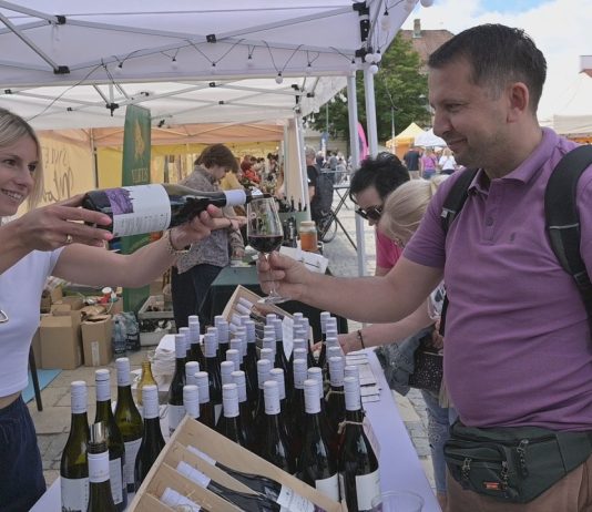 PROMOWALI LOKALNE PRODUKTY – FESTIWAL WINA I SERA W SANDOMIERZU