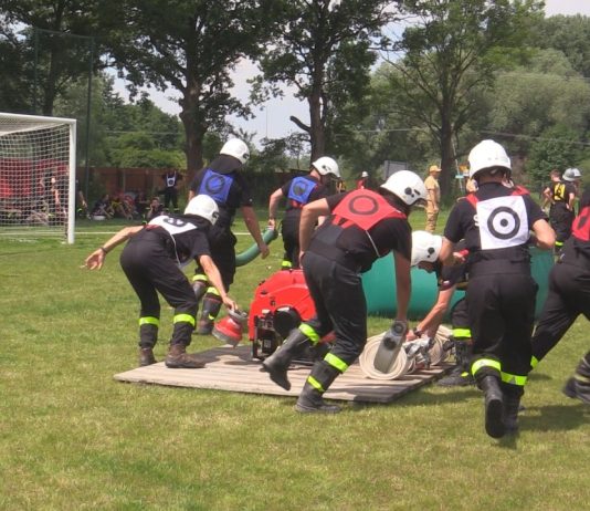 RYWALIZACJA NA DĘBOWEJ POLANIE – MIEJSKIE ZAWODY SPORTOWO-POŻARNICZE W ZAKRZOWIE