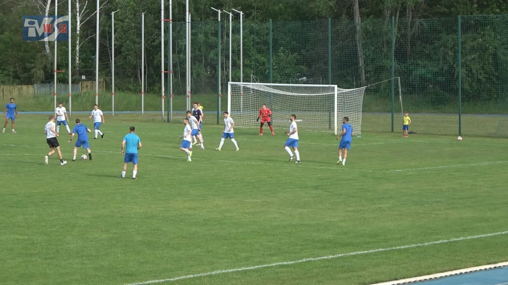 Stal Nowa Dęba (2)